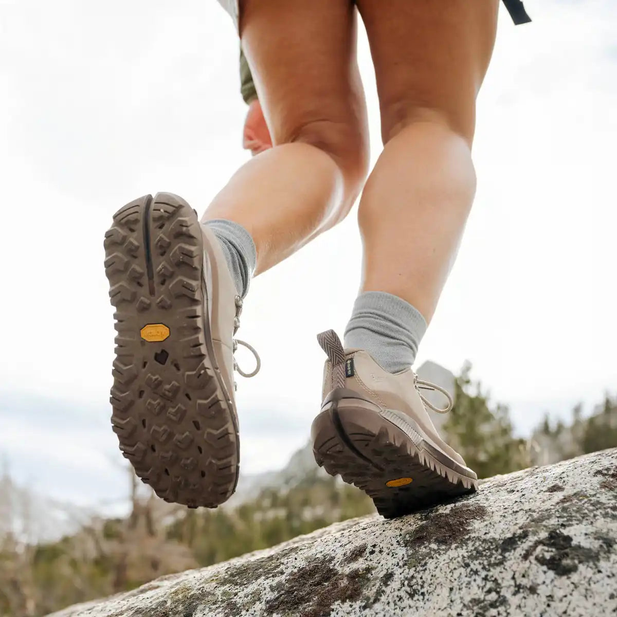 Women's MTN45 Low GTX Ash/Woodsmoke - Image 10